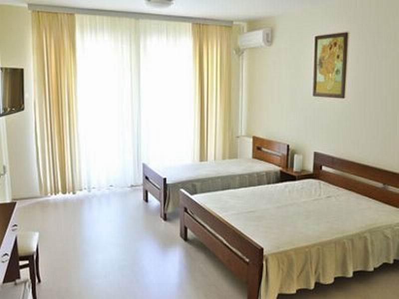 Accommodation Elegance Ni Exterior foto