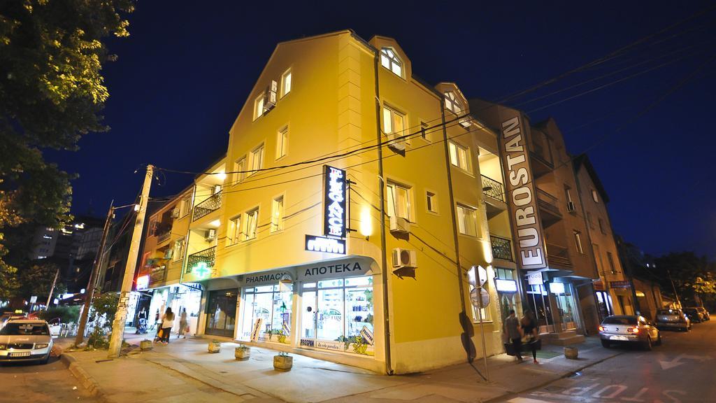Accommodation Elegance Ni Exterior foto