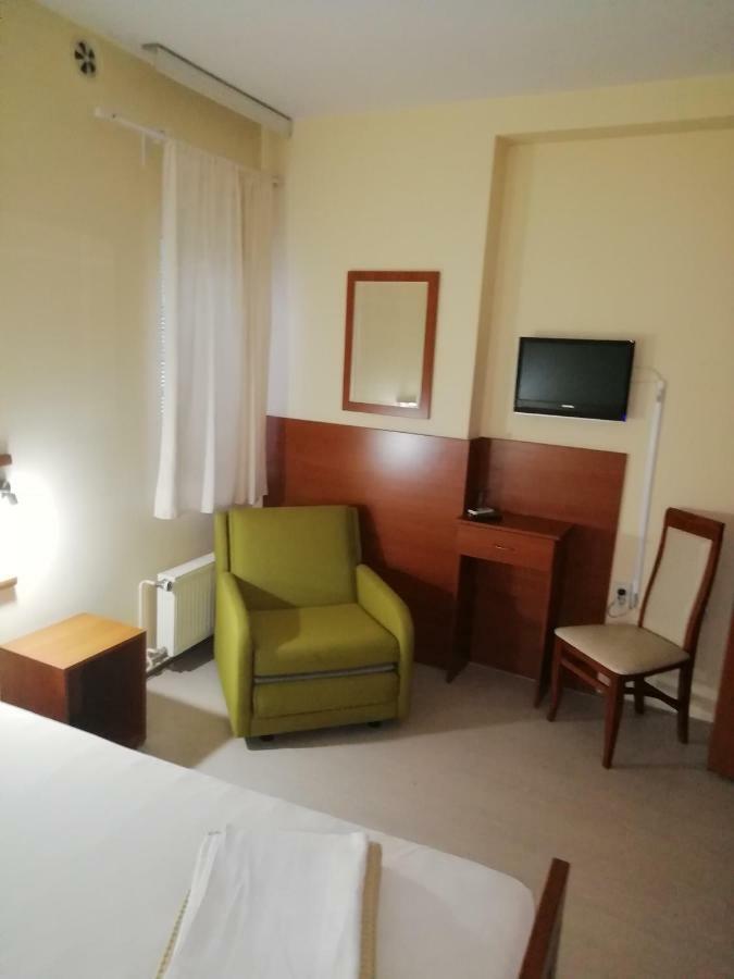 Accommodation Elegance Ni Exterior foto