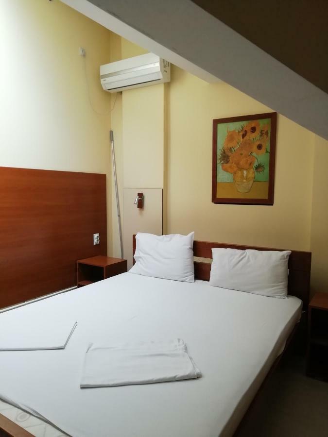 Accommodation Elegance Ni Exterior foto